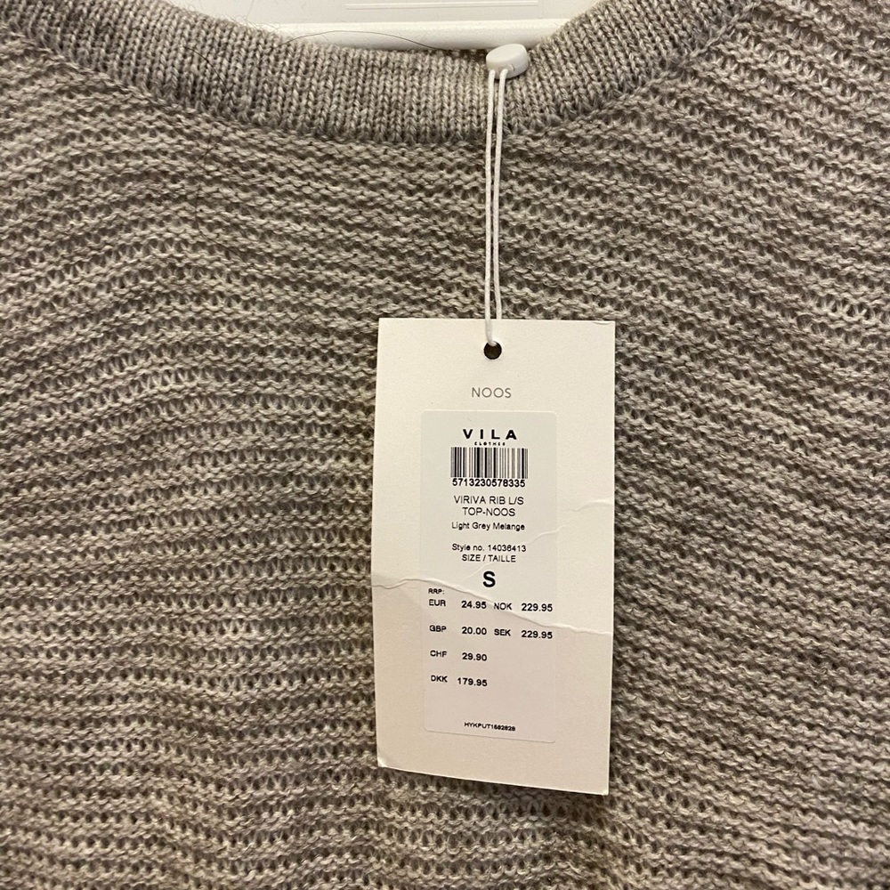 Sweater - Picture 2 of 3